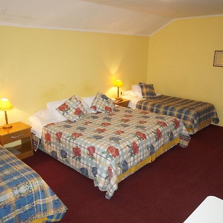 Hostal Ovejero Punta Arenas Exterior photo