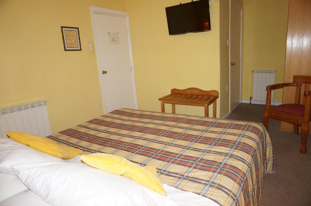 Hostal Ovejero Punta Arenas Exterior photo