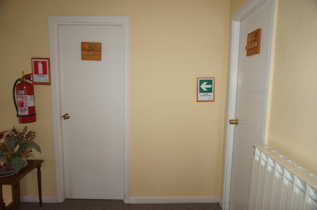 Hostal Ovejero Punta Arenas Exterior photo